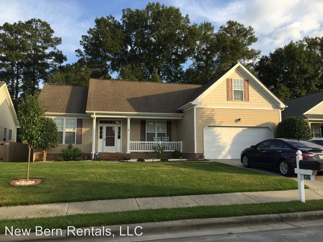 Primary Photo - 4 br, 2 bath House - 136 Meadowview Drive