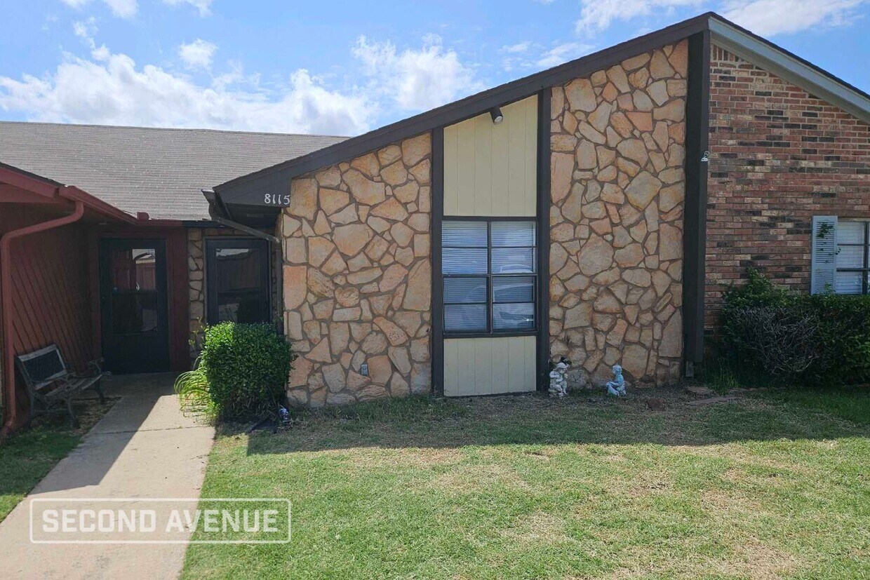 Foto principal - 8115 NW 23rd St