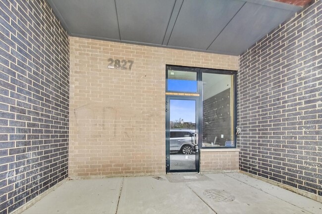 Building Photo - 2829 N Clybourn Ave