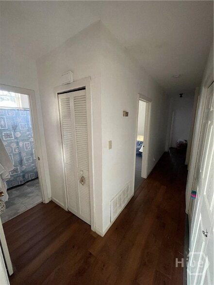 Foto del edificio - 219 E Taylor St