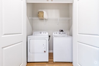 2BR, 2BA -1,143SF - Laundry - Alta Longwood