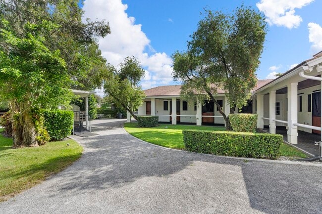 Building Photo - 14492 Equestrian Way
