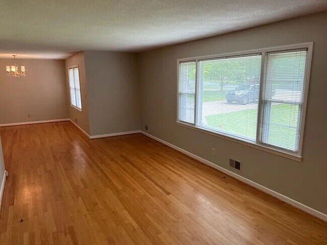 Foto del edificio - 3609 Sherwood Dr