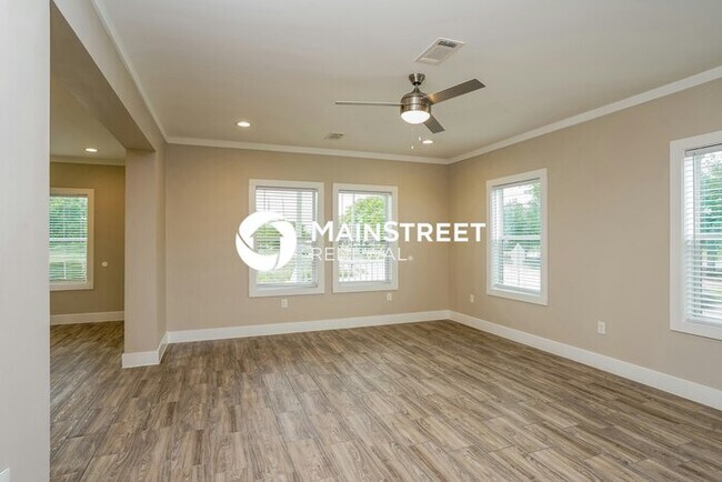 Foto del edificio - 4 Bedroom Pet-Friendly Home in Houston, TX...