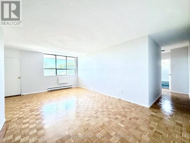 Building Photo - 525 Eglinton Ave E