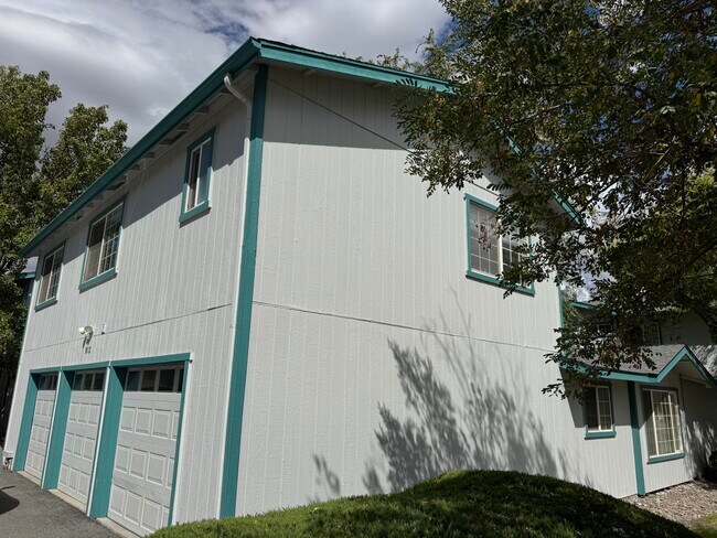 Foto del edificio - 1012 E Fifth St