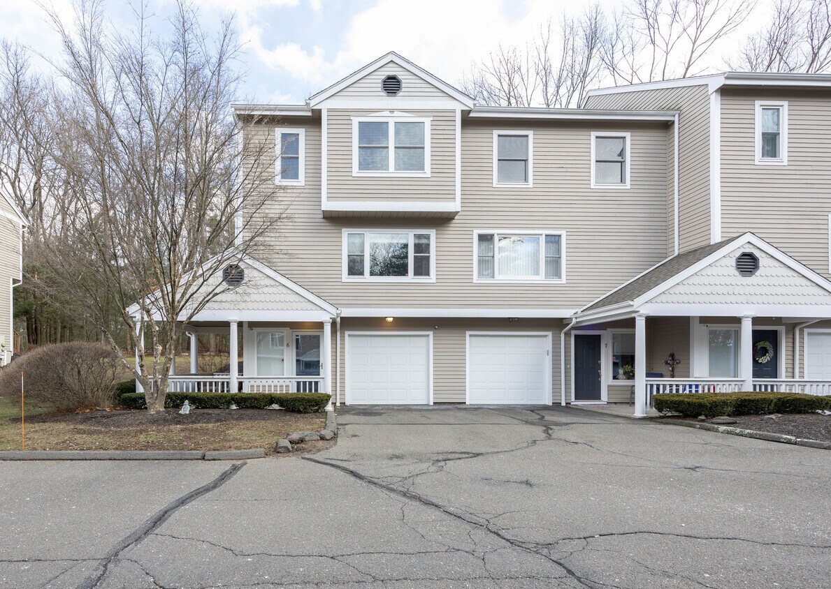 Foto principal - 536 Redstone Hill Rd