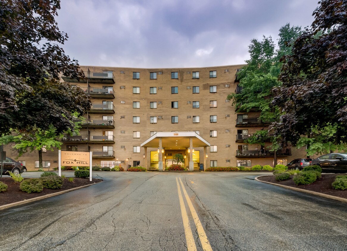 The Flats At Fox Hill Apartments 1120 Fox Hill Dr Monroeville, PA