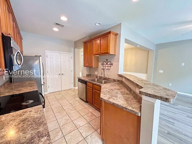 Foto del edificio - 1831 Willow Branch Ln