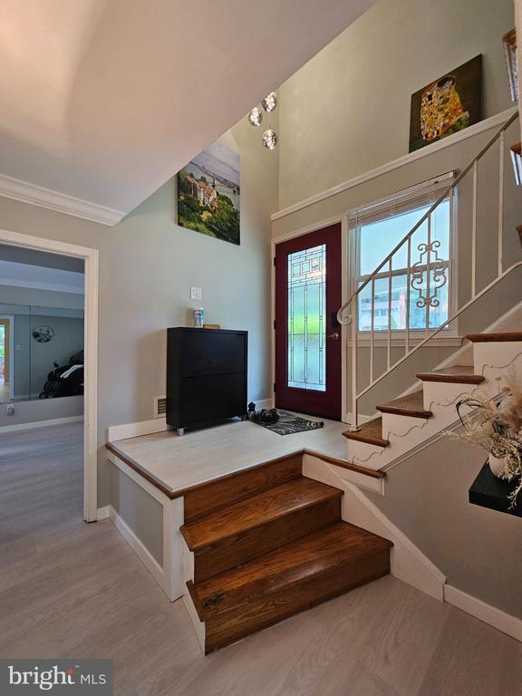 Building Photo - 8913 Cromwell Dr