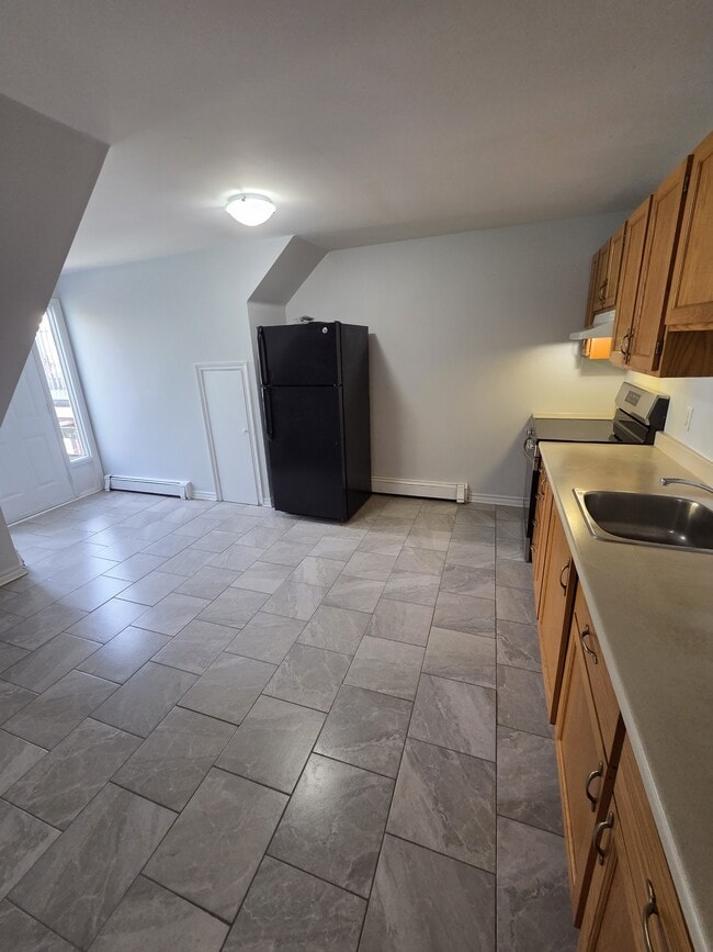 Building Photo - 2229 Brunswick St