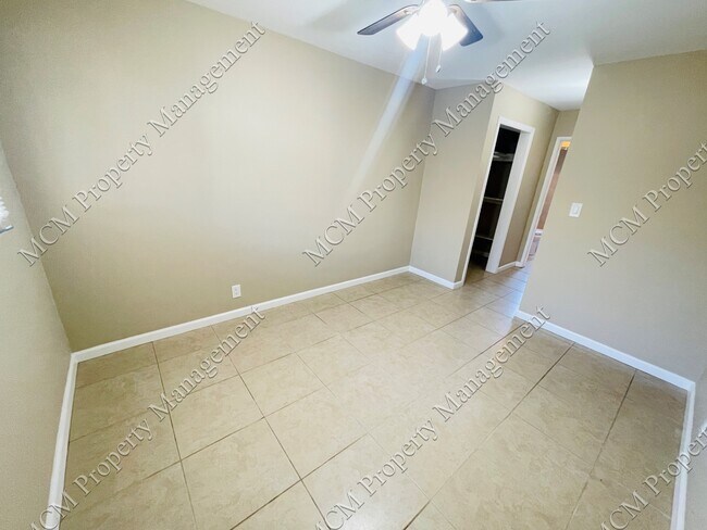 6621 Bedroom - 6621 Whitsett Ave