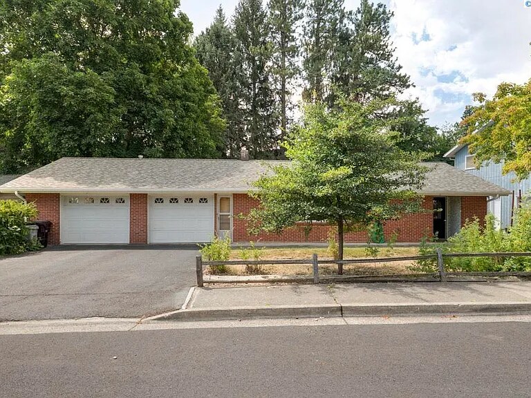 Foto principal - 635 SW Dawnview Ct
