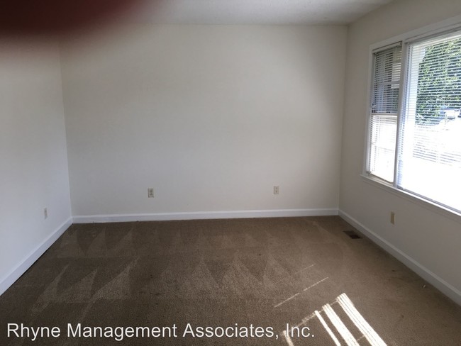 Building Photo - 1601 Trently Ct