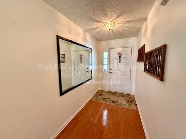 Foto del edificio - 5524 Hidden Ridge Dr