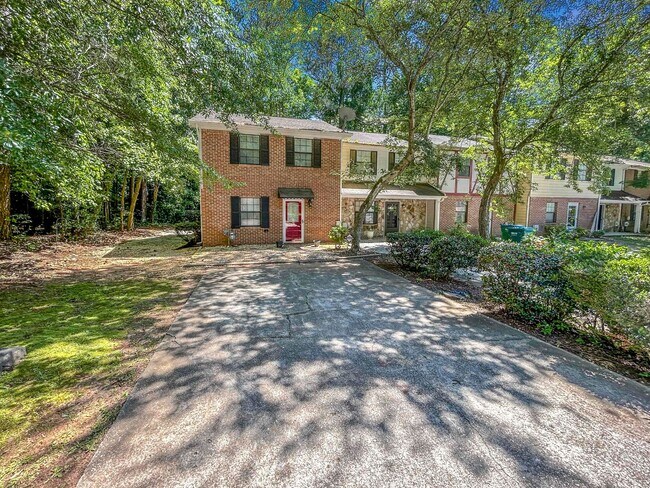 Foto del edificio - 2251 Salt Springs Pl