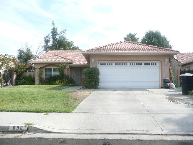 Foto del edificio - 898 Don Medico Dr