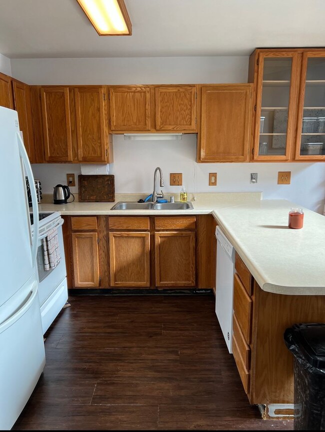 Building Photo - 222 Timberline Dr