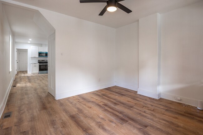 Building Photo - 137 E Pleasant St