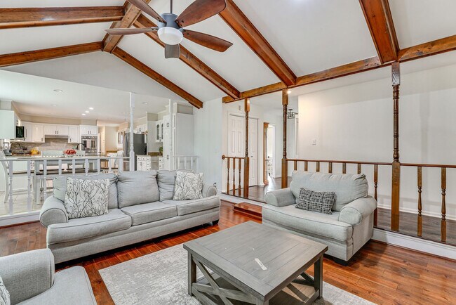 Building Photo - 367 Neds Cove