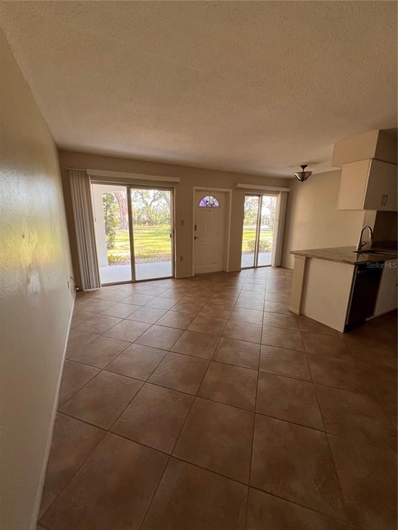 Building Photo - 4035 S School Ave