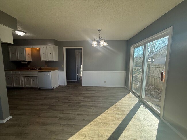 Foto del edificio - Super Cute 2 bed 1 bath Duplex