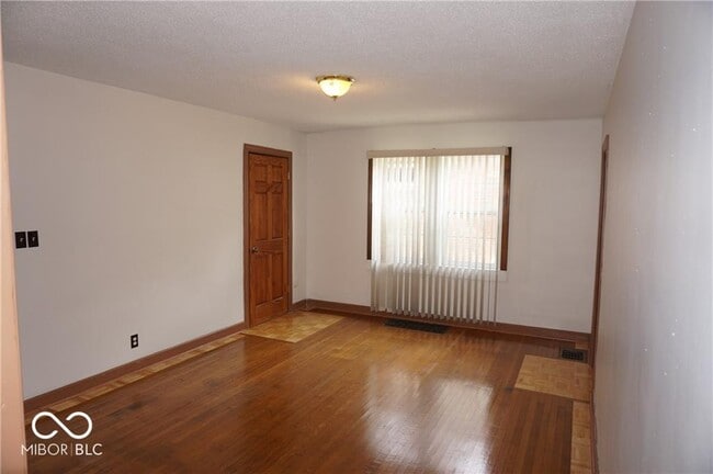 Building Photo - 4015 E 34th St