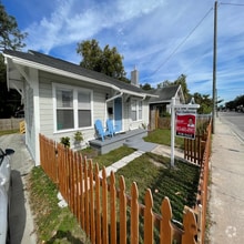 Building Photo - 410 E Floribraska Ave