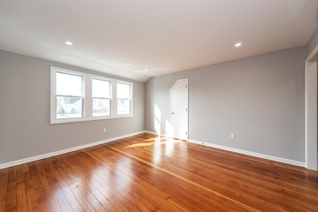 Foto del edificio - 680 Willis Ave