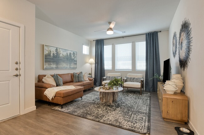 Building Photo - Ascend on Potranco