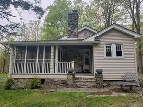 Building Photo - 1 Millpond Ln