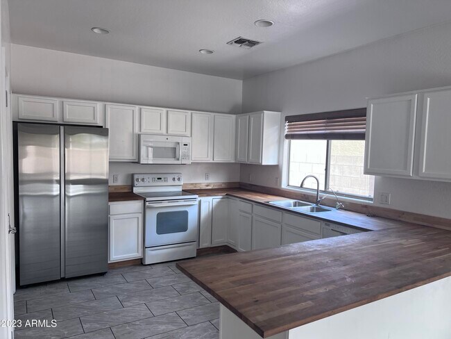 Building Photo - 2847 E Morenci Rd