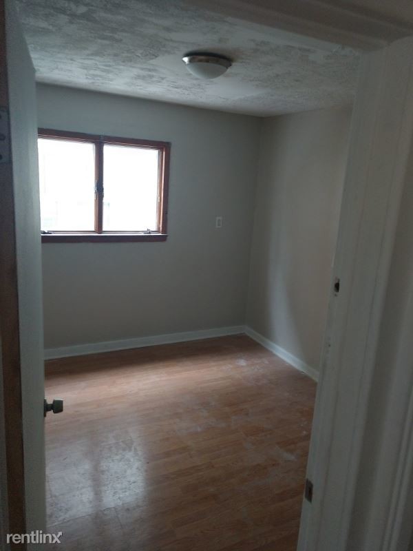 Building Photo - 158 Chadduck Ave