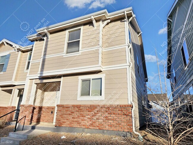 Building Photo - 3 br, 3 bath Townhome - 5772 Ceylon St