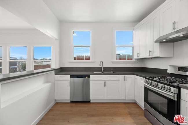 Building Photo - 1912 7th Ave