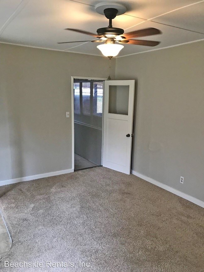 Building Photo - 410 Tulare Ave