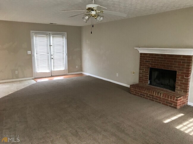 Building Photo - 1228 Melrose Forest Ct SE