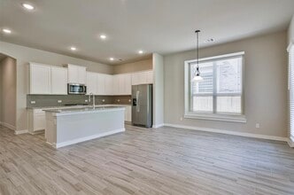 Building Photo - 10005 Red Beadtree Pl