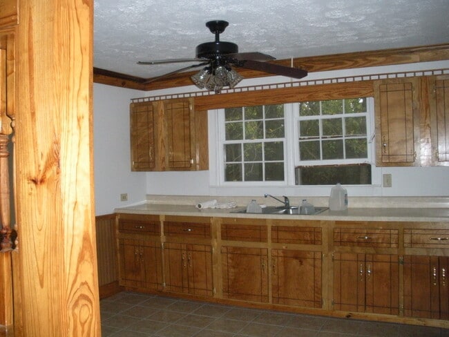 Building Photo - 12 Farmer Rd NW