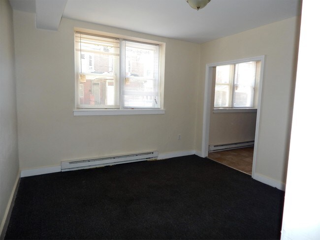 Building Photo - 453 N 50th St