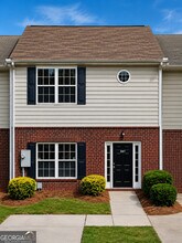 Building Photo - 387 Brookview Dr