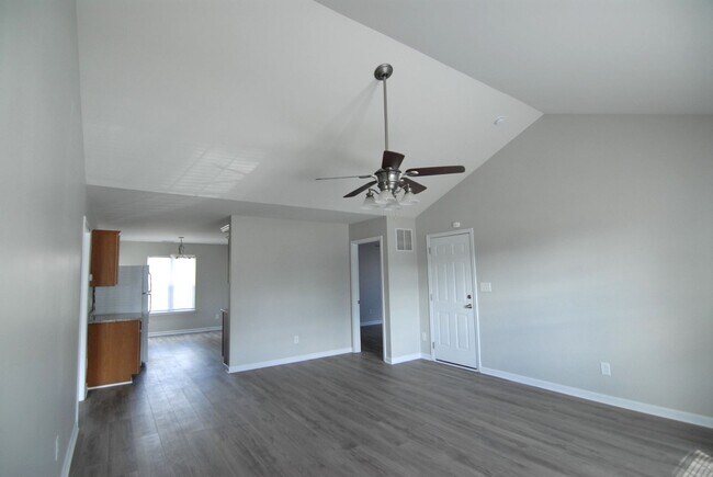Foto del edificio - 2804 Pleasant Garden Rd