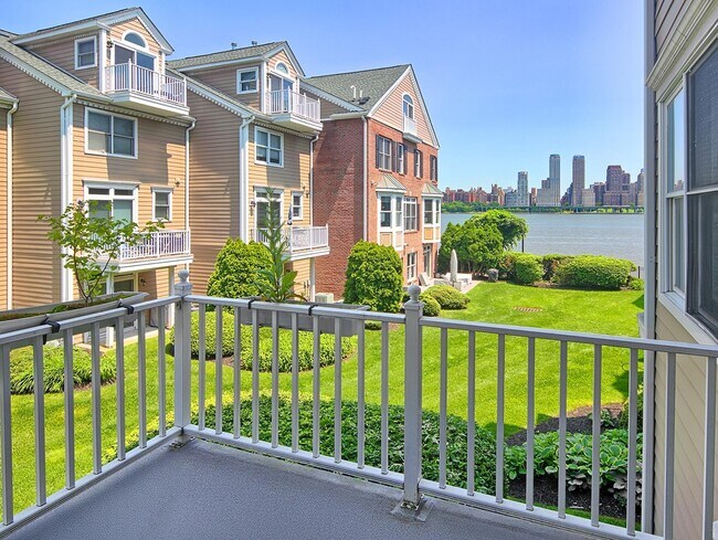 Foto del edificio - 423 Newburgh Ct