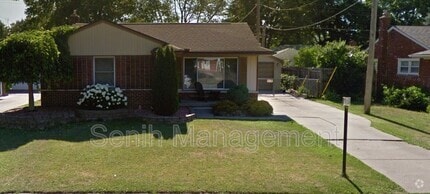 Building Photo - 8561 Lochdale St