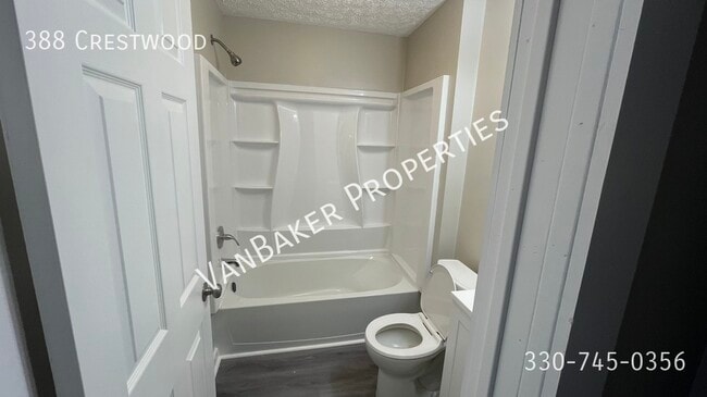 Building Photo - 388 Crestwood-