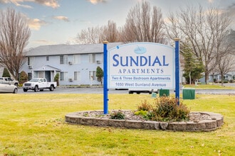 Building Photo - 1650 W Sunland Ave