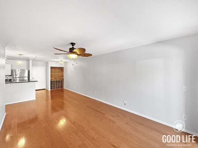 Foto del edificio - Beautiful 1BD/1BA W/ Reserved Parking and Community Pool in Mission Valley!