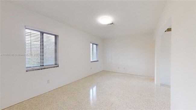 Foto del edificio - 801 NE 18th Ave