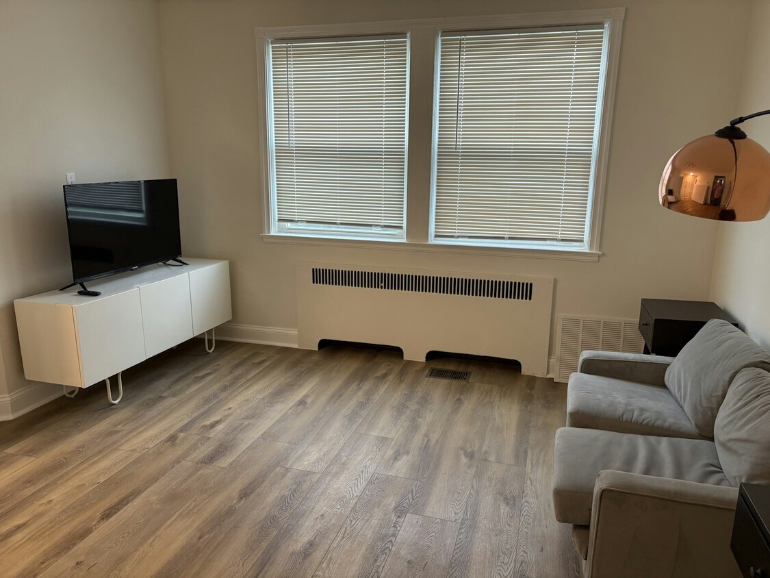 Photo - 1543 Northwick Road, Unit 1