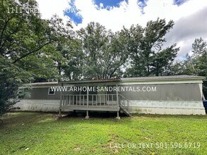 Building Photo - 1111 Green Meadows Dr